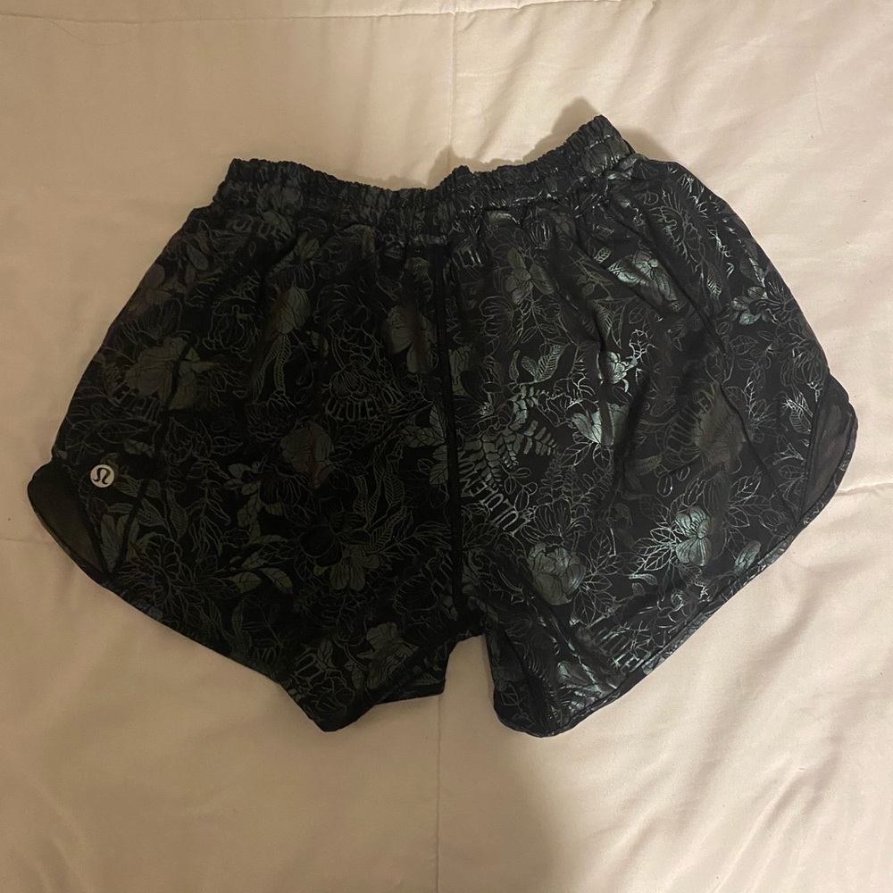 Lululemon hotty hot shorts